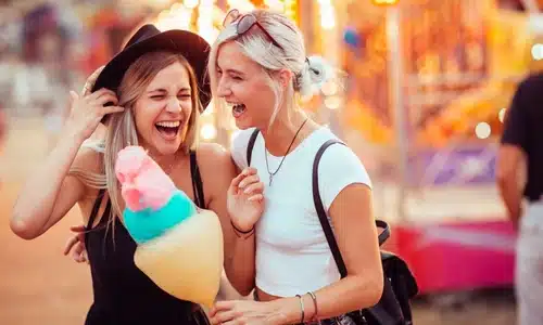 Happy cutomers of Americas best attractions show