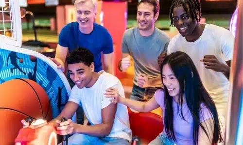 happy-group-in-arcade-americas-best-attractions